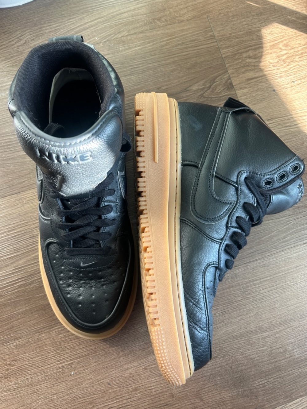 Nike Black High-Top GORE-TEX Sneakers with Gum Sole - Picture 4 of 6
